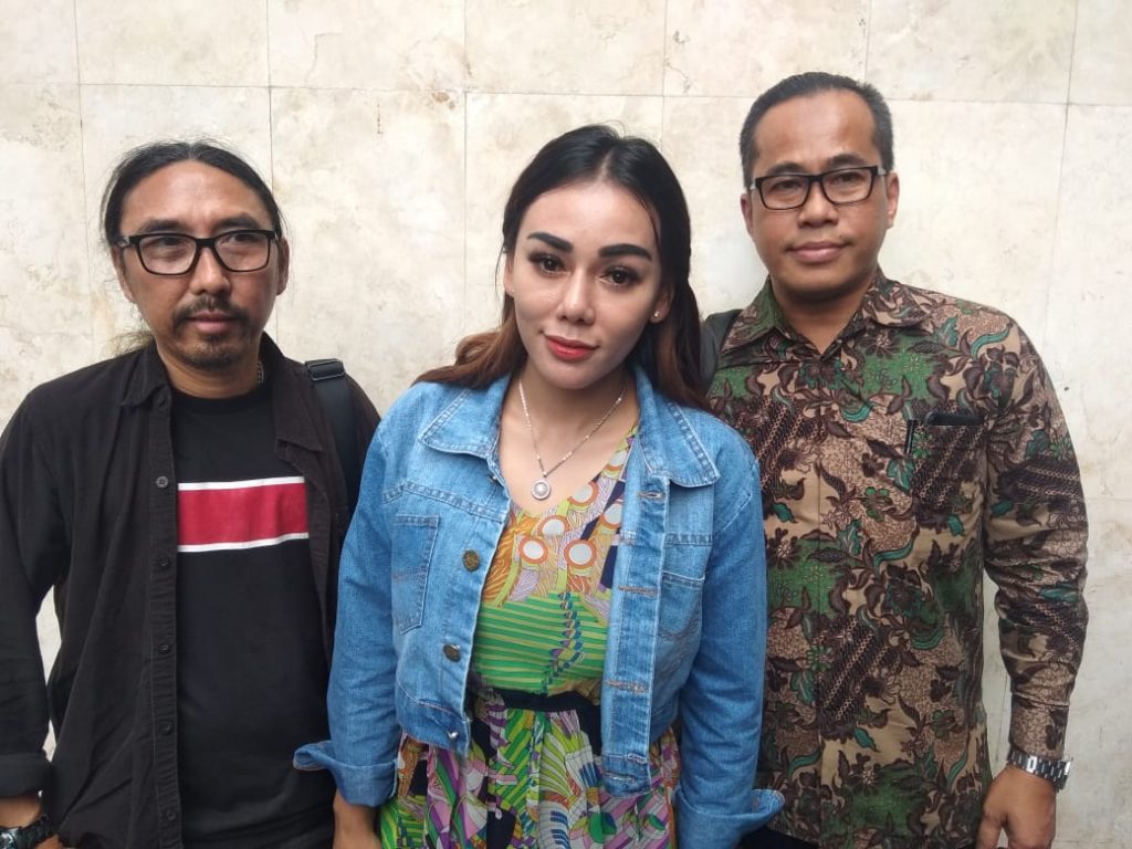 Bebby Fei di dampingi kuasa hukumnya Yanwar Bagus Sasmito foto Cakraline.com