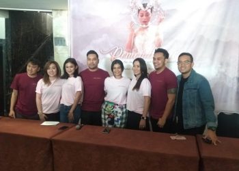 Citra bersama tim promotor konser foto Cakraline.com