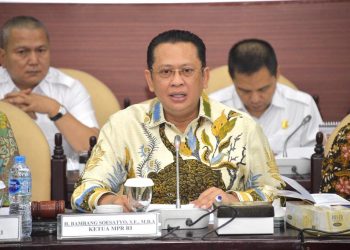 Ketua MPR Bambang Soesatyo, Sekjen MPR Ma’ruf Cahyono (kanan). Ist 