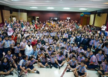 Menteri-LHK-Siti-Nurbaya-Bakar-Bersama-ratusan-siswa-dan-guru-Sekolah-Global-Mandiri-Cibubur.-Ist-KLHK