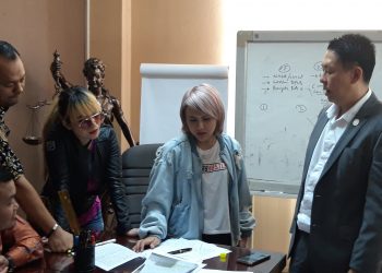 Evelyn Nada Anjani : Bayar saja uang saya, capek nagih !