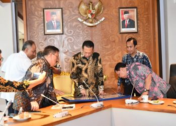 Ketua-MPR-RI-Bambang-Soesatyo-menerima-PWI-Pusat-yang-dipimpin-oleh-Ketua-Dewan-Pembina-PWI-Pusat-Ilham-Bintang.-Ist