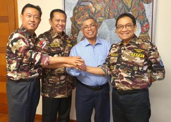 Ketua-Umum-FKPPI-Pontjo-Sutowo-bersama-Keluarga-Besar-ABRI-KBA-TNI-Polri-all-out-memenangkan-salah-satu-dari-dua-kandidat-terbaik-FKPPI-Bambang-Soesatyo-dan-Indra-Bambang-Utoyo.-Ist
