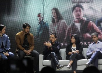 Laura-Basuki-Bersama-Produser-Sunnil-Samtani-foto-Cakraline.com