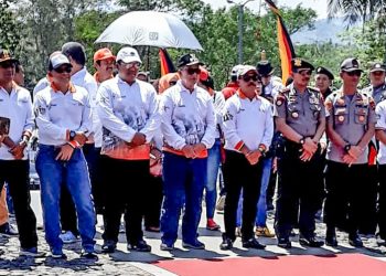 Wakil-Gubernur-Nasrul-Abit-Saat-Melepas-Tour-de-Singkarak-2019