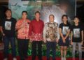 Pemutaran-film-Petualangan-Dinos-di-hadiri-H.-Ery-Subada-SE-Manager-Teater-IMAX-dan-Direktur-Budaya-Taman-Mini-Indonesia-Indah-TMII-Putu-Supadma-Rudana.foto-Cakraline.com