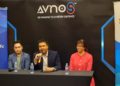 ACA-Pacific-Jadi-distributor-resmi-Avnos-di-Indonesia..-Dari-kiri-Ivan-Goh-selaku-Co-Founder-Avnos-Wiranto-selaku-Country-Manager-ACA-Pacific-Indonesia-dan-Alice-Chin-GM-of-Sales-Singapore