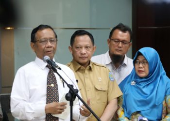 Menkopolhukam-Mahfud-MD-berikan-keterangan-seputar-karantina-WNI-dari-Wuhan-di-Natuna-Foto-Puspen-Kemendagr