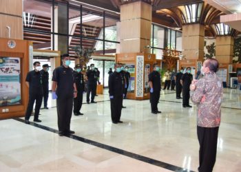 Sekjen-KLHK-Bambang-Hendroyono-berikan-pengarahan-keada-Tim-Medis-dan-Tim-Pengamanan-Sipil-KLHK-atasi-Covid-19.-Ist.