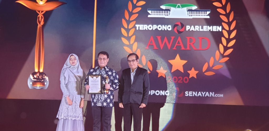 Wakil-Ketua-MPR-Ahmad-Basarah-menerima-penghargaan-Teropong-Parliamentary-Award-2020-Inspiring-Journey-di-Hotel-Indnesia-Kempenski-Jakarta-Senin-16-03-2020.-Sumber-foto-b-Oneindonesia.co_.id_