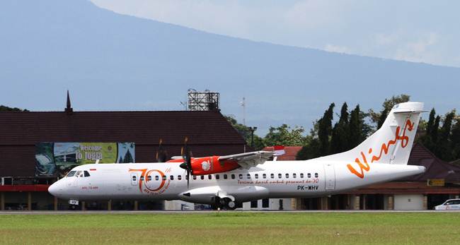 Wings-Air-dengan-pesawat-ATR-di-Bandar-Udara-Internasional-Adisutjipto-Yogyakarta.-Foto-Theodorus-Aji-Baruno-@th_aji_baruno