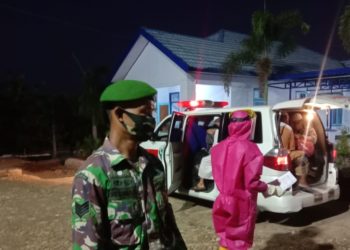 vakuasi-pasien-reaktif-PDP-dari-RS-Pratama-Manggelewa-ke-Gedung-Wisma-Terpijar-Selaparang-Desa-Matua-Kecamatan-Woja-Kabupaten-Dompu