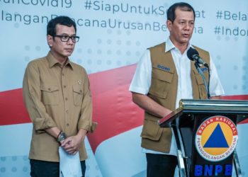 Ketua-BNPB-Letjen-TNI-Doni-Monardi-bersama-Wisnutama-Menparekraf-dalam-sebuah-acara-di-BNPB-foto-Ist