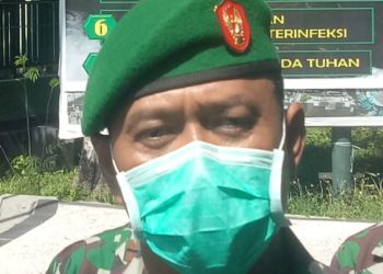 Komandan-Korem-162-WB-Kolonel-Czi-Ahmad-Rizal-Ramdhani-S.Sos_.-SH.-M.Han_.-disela-sela-jam-kerja-di-Makorem-162-WB