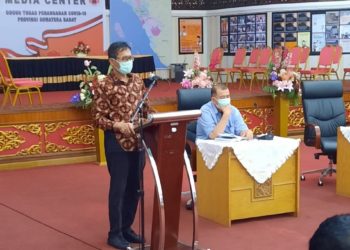 Gubernur-Irwan-Prayitno-didampingu-Wagub-Nasrul-Abit-Pemulihan-Ekonomi-Sumatera-Barat-di-Era-New-Normal-foto-Is