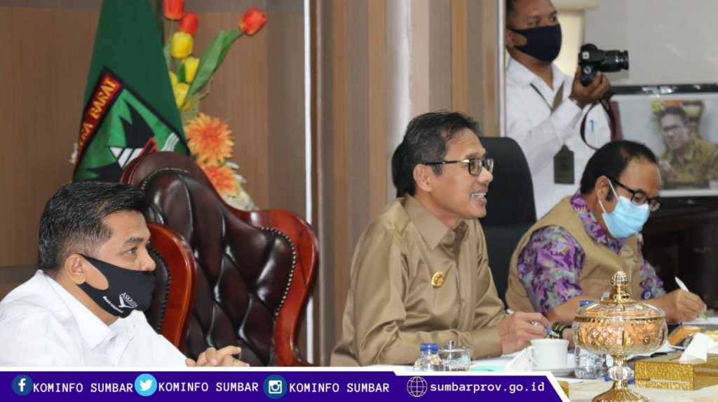 Pemerintah-Provinsi-Sumatera-Barat-kembali-menggelar-rapat-koordinasi-bersama-Bupati-Wali-Kota-se-Sumbar-Rabu-4-06-2020.-foto-Ist