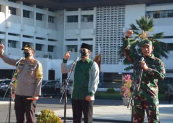 Gubernur-NTB-Dr.-H.-Zulkieflimansyah-bersama-Danrem-162-WB-Brigjen-TNI-Ahmad-Rizal-Ramdhani-S.-Sos.-S.H.-M.-Han-dan-Kapolda-NTB-Irjen.-Pol.-Muhammad-Iqbal-foto-Ist