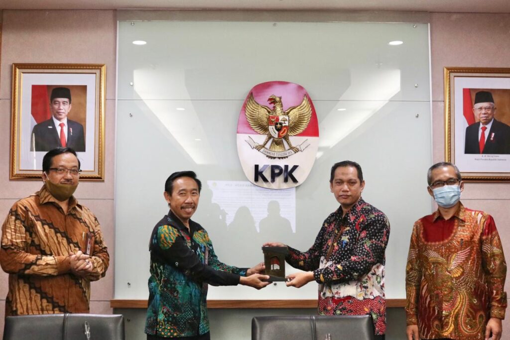 Ketua-KASN-Prof.-Agus-Pramusinto-M.D.A-mengucapkan-terima-kasih-atas-penerimaan-yang-baik-oleh-KPK-juga-kerjasama-dengan-Stranas-PK-selama-ini.-foto-Ist
