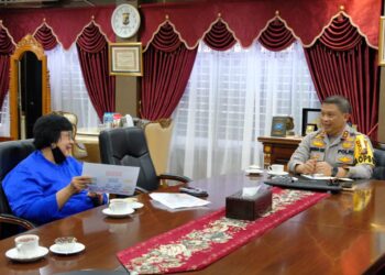 Menteri-LHK-Siti-Nurbaya-Bakar-dalam-kinjungan-kerja-ke-Riau-Sabtu-18-07-2020-bahas-kesiapan-penanganan-karhutla-bersama-Kapolda-Riau-Irjen-Pol-Agung-Setia-Efendi-dan-Guberenur-Riau-Drs-Syamsuar.-Ist.