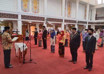 Pelantikan-pejabat-eselon-IV-dilingkungan-Sekretariat-Daerah-Provinsi-Sumbar-oleh-Drs-Nasril-Ahmad-M.Sc-foto-Ist