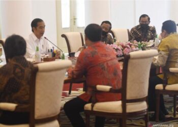Presiden-Joko-Widodo-membicarakan-masalah-BPIP-bersama-para-pimpinan-MPR-Rabu-8-7-2020-di-Istana-Bogor.-Ist