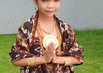 Ananda-Saudaki-bangga-dengan-busana-adat-Rote-NTT-foto-Ist