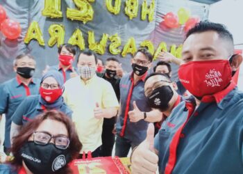 CEO-NAGASWARA-Rahayu-Kertawiguna-bersama-Wartawan-Hiburan-foto-Ist.