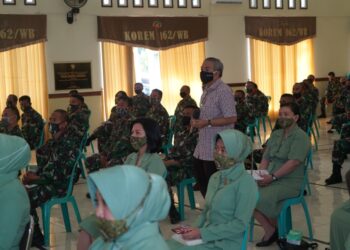 Sharing Komunikasi Dan Motivasi Prajurit Jajaran Korem 162/WB Bersama Pakar Komunikasi Dr. Aqua Dwipayana
