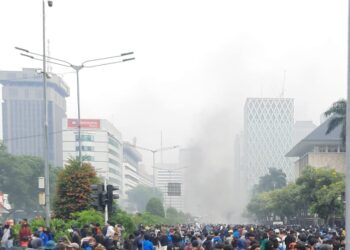 Suasana-demo-mahasiswa-menolak-UU-Omnibus-Law-Cipta-Karya-di-Jalan-MH-Thamrin-foto-Syamil-SB