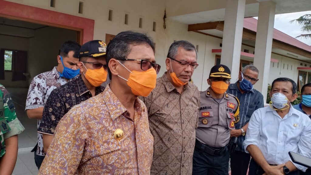 Gubernur-Sumbar-Irwan-Prayitno-sampaikan-belasungkawa-pada-keluarga-korban-Sriwijaya-Air-SJ-182.-foto-Humas-Setda-Sumbar