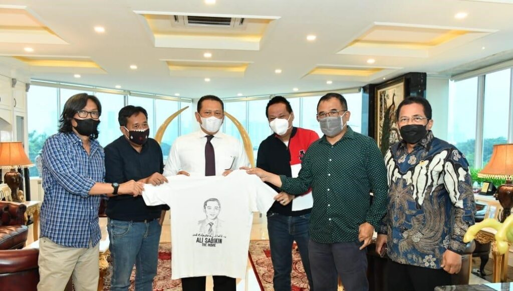 Bamsoet-bersama-Garin-Nugroho-Ody-Mulya-Hidayat-Imran-Hasibuan-FX-Rudy-Gunawan-Anneke-dan-Indra-Iskandar.-ft-Ist