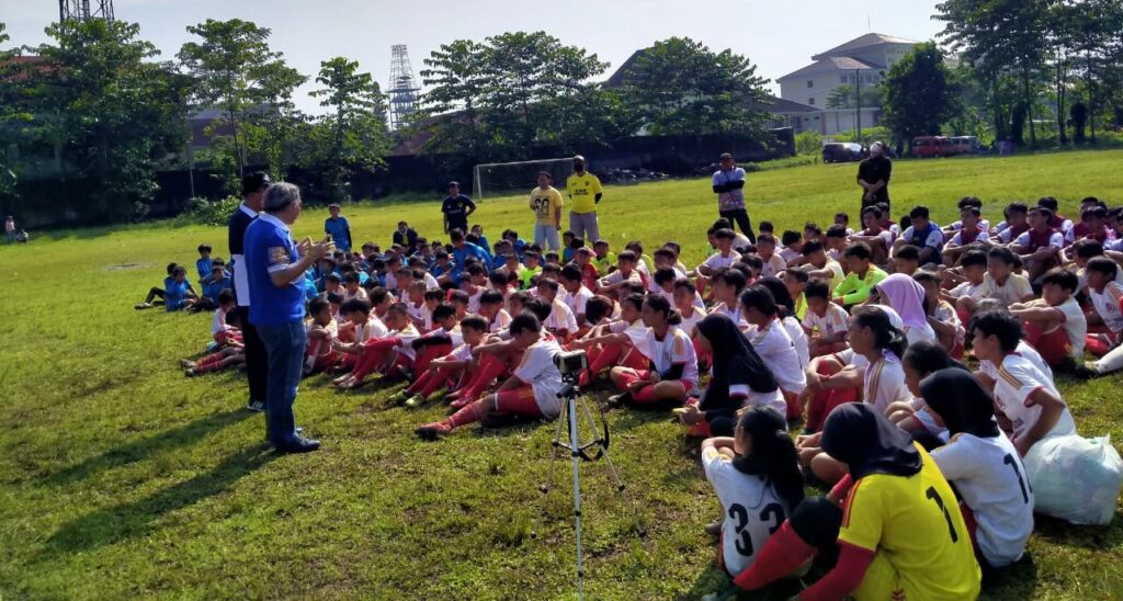 Dr-Aqua-Dwipayana-Fokus-Latihan-untuk-Menjadi-Pemain-Bola-Profesional-foto-Ist