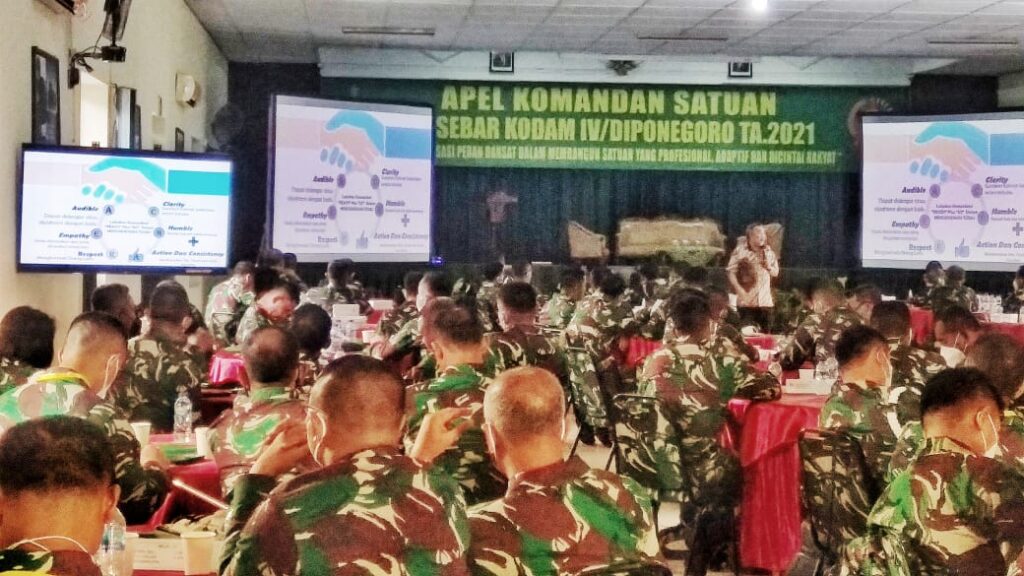 Dr-Aqua-bersama-120-Perwira-Kodam-IV-Diponegoro-di-Aula-Gedung-Sudirman-Dodik-Bela-Negara-Rindam-IV-Diponegoro-di-Magelang-foto-Ist