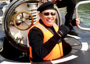 Kenang-kenangan-Bamsoet-di-Kapal-Selam-Nanggal-402-foto-Ist