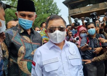 Menteri-Bappenas-Suharso-Manoarfa-didampingi-Gubernur-dan-Wakil-Gubernur-Sumbar-meninjau-kawasan-Sitinjau-Lawuik-dalam-rangka-pembangunan-fly-over-dibangun-tahun-2022-dan-selesai-2024-ft-Ist