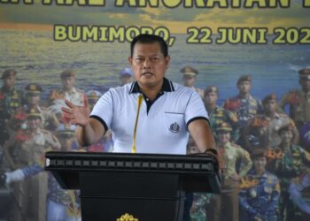 Kasal-Laksamana-TNI-Yudo-Margono-S.E.-M.M.-saat-memberikan-Pembekalan-kepada-Taruna-Taruni-Akademi-Angkatan-Laut-AAL-Angkatan-ke-66-menegaskan-pelanggaran-moral-LGBT-foto-Dispen-AL
