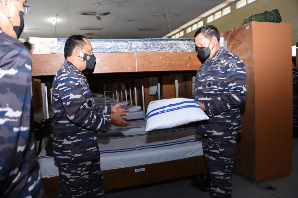 Kepala-Staf-Angkatan-Laut-Kasal-Laksamana-TNI-Yudo-Margono-S.E.-M.M-bersama-Dankodiklatal-Laksmana-Madya-TNI-Nurhidayat-foto-Ist