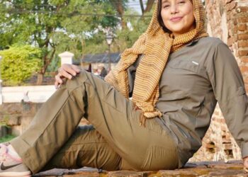 Ayu-Azhari-Bersatu-Bersama-Relawan-Covid-19