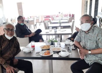 Santoso-bersama-DR-Aqua-Dwipayana-foto-Ist.j