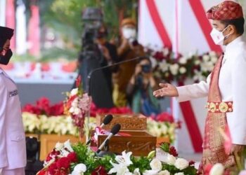 Ardelia-Muthia-Zahwa-Pembawa-Baki-Merah-Putih-Putri-Sumut-17-8-2021-Foto-sumutpos