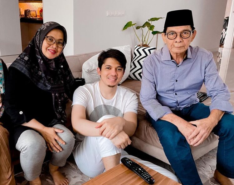 Irwansyah-bersama-orangtua-foto-instagram