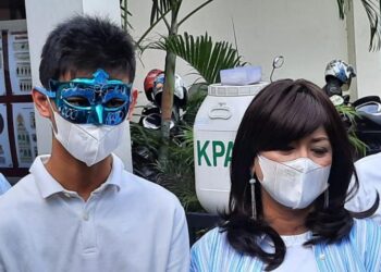 yuyun-sukawati-dan-putranya-foto-Ismail-MM.