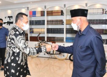 Bamsoet-menerima-Gubernur-Sumbar-Buya-Mahyeldi-diruang-kerjanya-di-Gedung-MPR_RI-foto-Ist