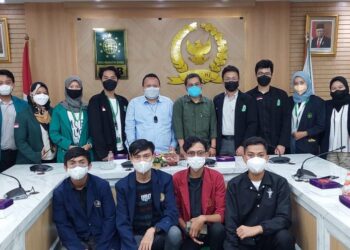 Kurniasih-Mufidayati-Angota-Komisi-IX-DPR-RI-Fraksi-PKS-terima-Damas-Raja-Sekjen-ISMAFARSI.j