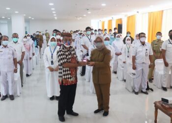 Sharing-dan-motivasi-dr-Aqua-Dwipayana-di-RSUD-dr-Mohammad-Soewandhie-Surabaya