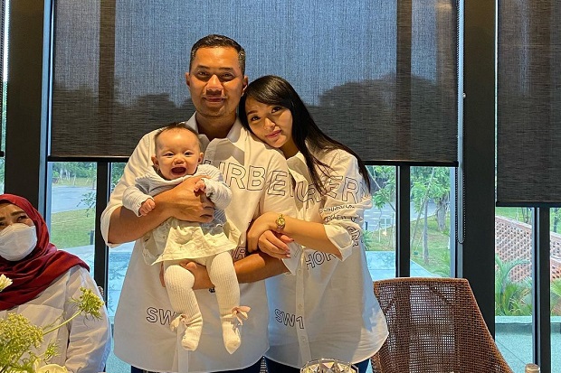 Zaskia-Gotik-bersama-suami-foto-Instagram