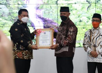 Buya-Mahyeldi-bersama-Wakil-Ketua-DPRD-Irsyad-Syafar-Kepala-BNNP-Sumbar-Brigjen-Pol-Khasril-Arifin-foto-Ist