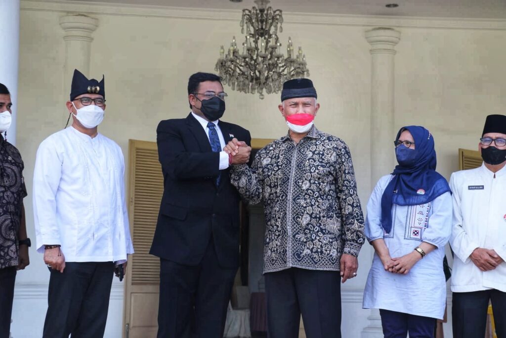 Buya-Mahyeldi-menerima-Konjen-India-Subham-Singh-foto-Ist