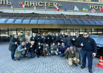 Disambut-oleh-Dubes-RI-Kiev-dan-disambut-juga-rekan-rekan-KBRI-Warsawa-Polandia-dan-tim-Evakuasi-foto-Ist