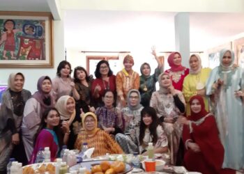 Astri-Asgani-bersama-perkumpulan-Indo-Jalito-Peduli-foto-dok-pri.